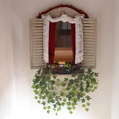 La Bed and Breakfast 3*