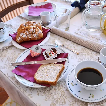 Oda ve Kahvaltı La